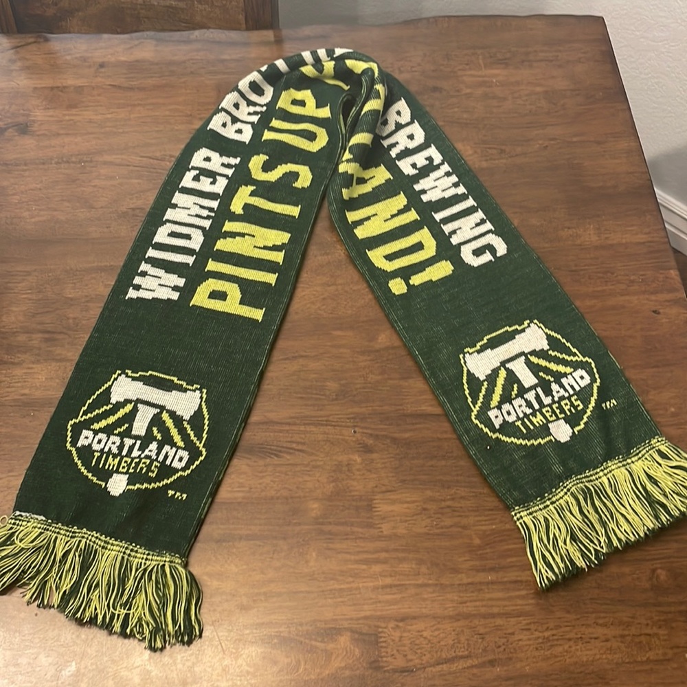 Portland Timbers FC MLS Soccer Widmer Brothers Brewery Pints Up Scarf